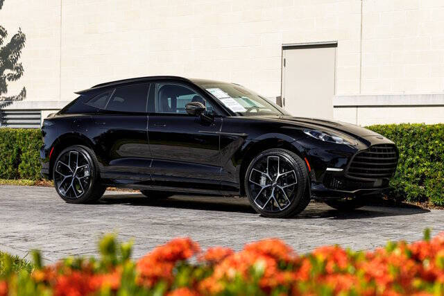 2025 Aston Martin DBX 707