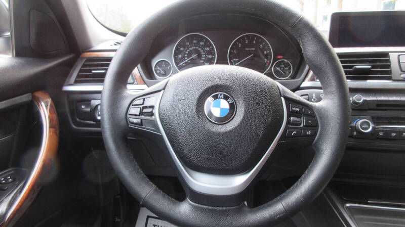 2014 BMW 3 Series 328i photo 28