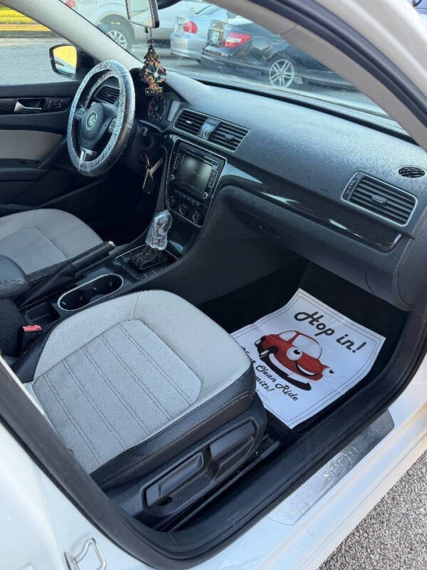 2015 Volkswagen Passat 1.8T SE