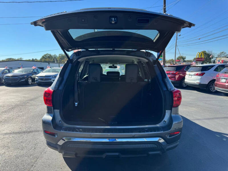 2017 Nissan Pathfinder SL