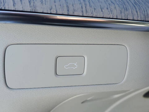 2025 Volvo XC90 B6 Ultra Bright Theme 6P