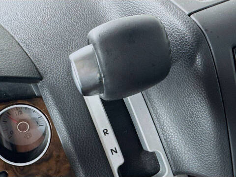 2011 Volkswagen Routan SEL Premium