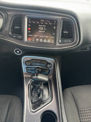 2016 Dodge Challenger SXT