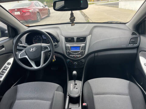 2012 Hyundai Accent GS