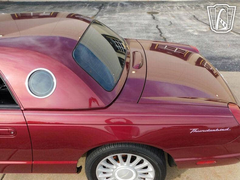2004 Ford Thunderbird Deluxe