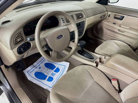 2004 Ford Taurus SES