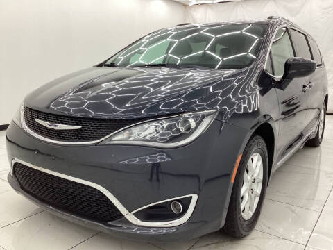 2020 Chrysler Pacifica for sale at NW Automotive Group in Cincinnati OH