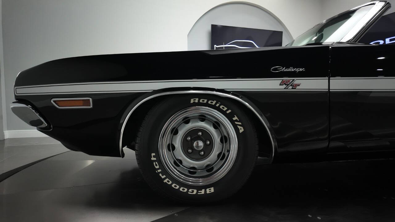 1970 Dodge Challenger 18