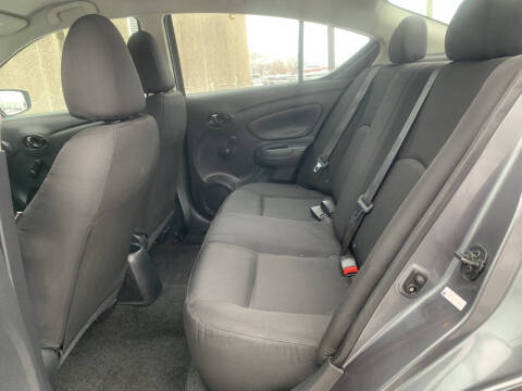 2019 Nissan Versa S Plus