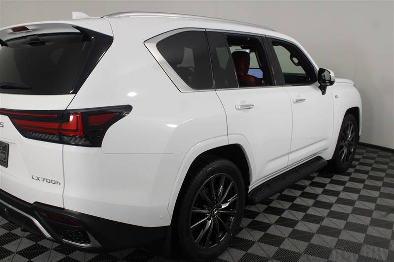 2025 Lexus LX 700h F SPORT Handling