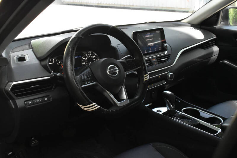 2021 Nissan Altima 2.5 SV