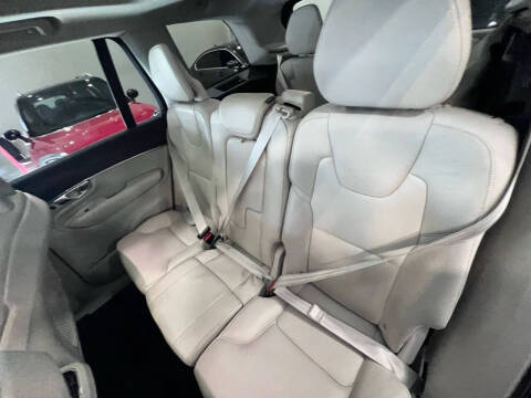 2020 Volvo XC90 T5 Momentum