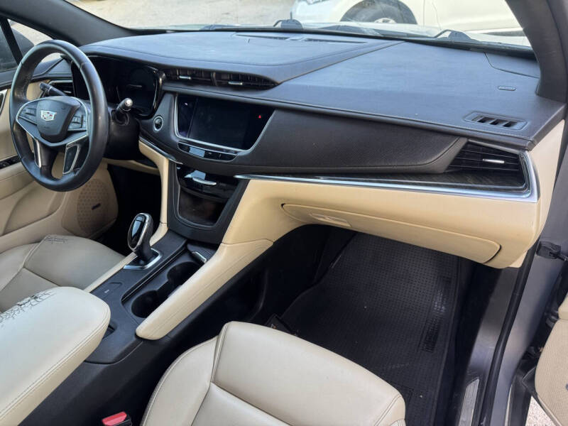 2017 Cadillac XT5