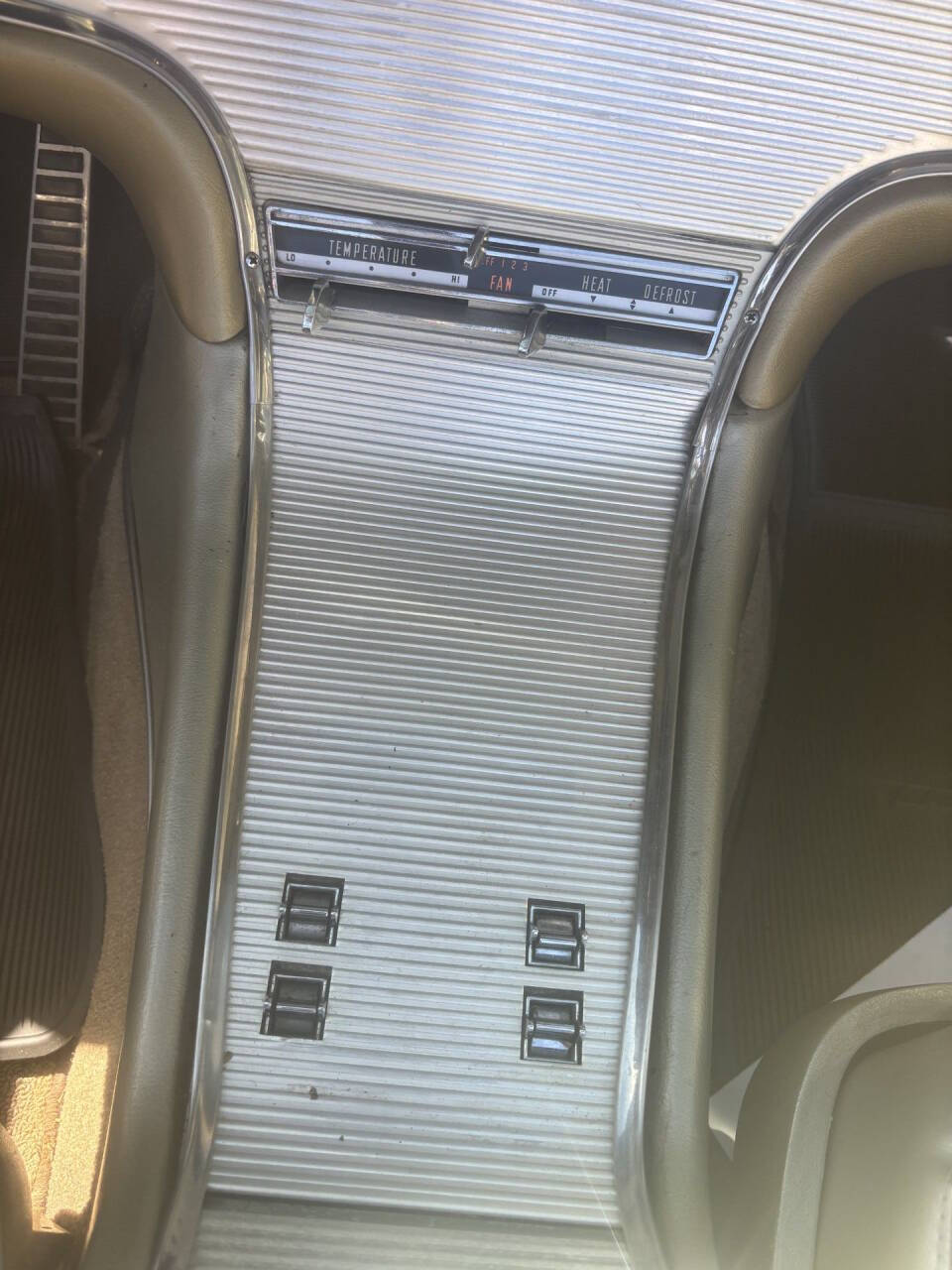 1963 Ford Thunderbird 23