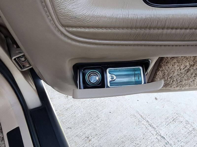 1988 Lincoln Continental Signature