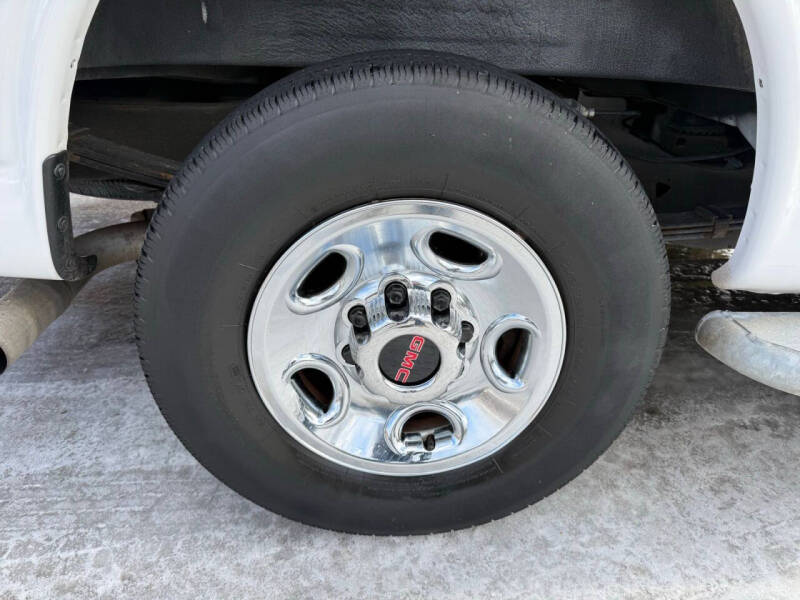 2023 GMC Savana 2500