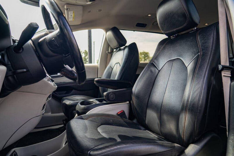 2020 Chrysler Pacifica Touring L