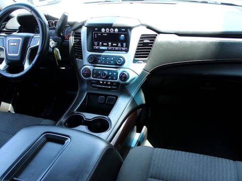 2017 GMC Yukon XL SLE