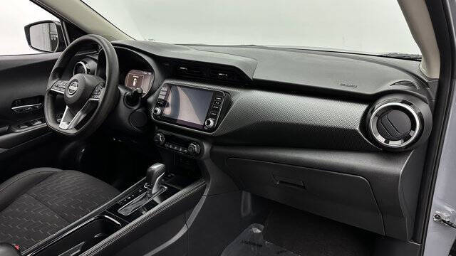 2022 Nissan Kicks SV