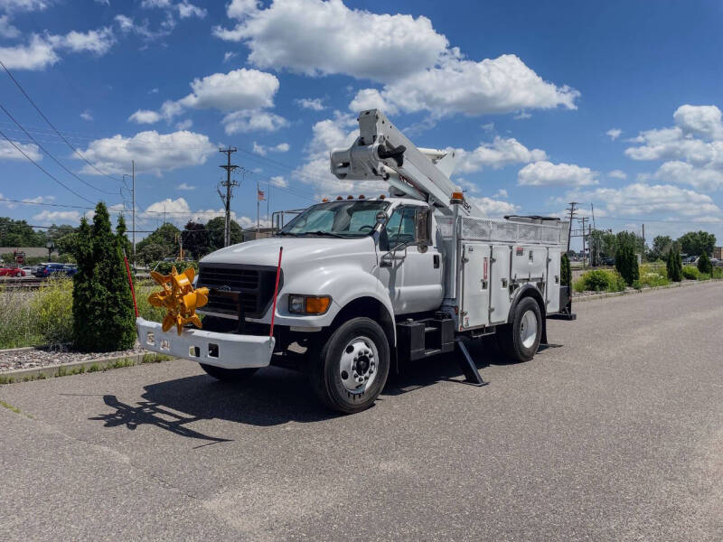2003 Ford F-750's photo