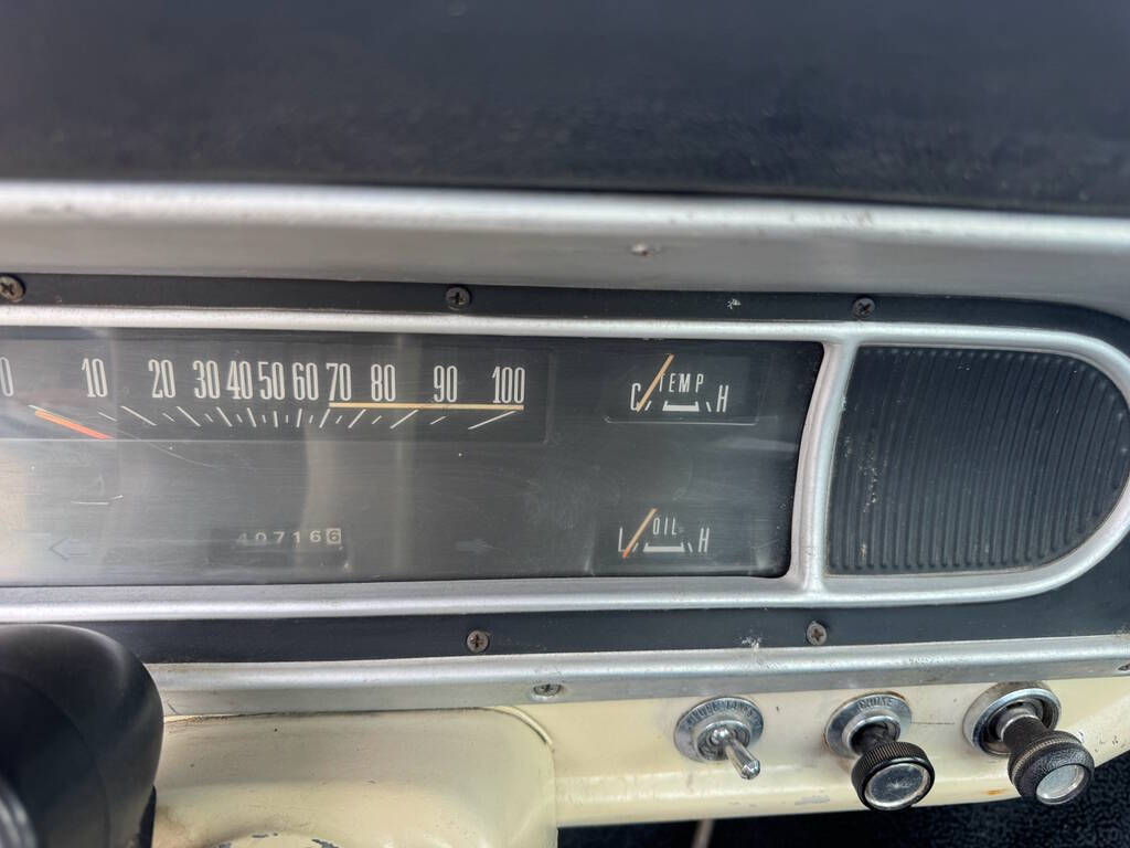 1967 Ford F-100 31