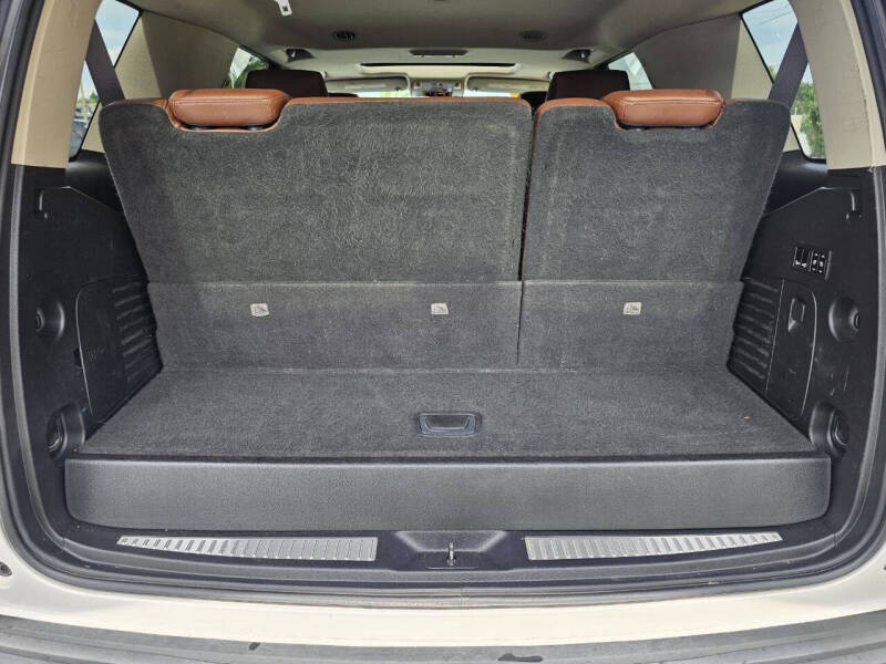 2017 Cadillac Escalade Luxury