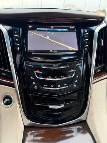 2016 Cadillac Escalade Luxury Collection
