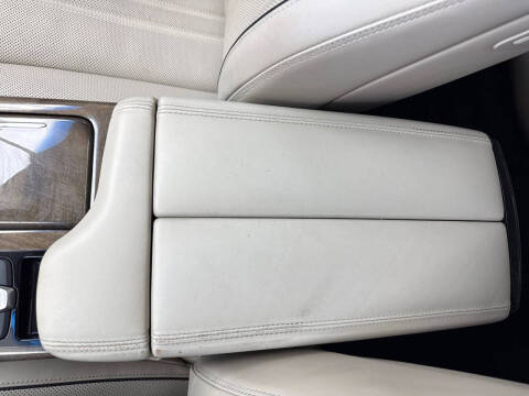 2019 Genesis G90