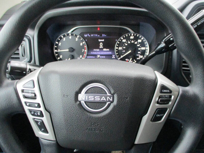 2023 Nissan Titan SV