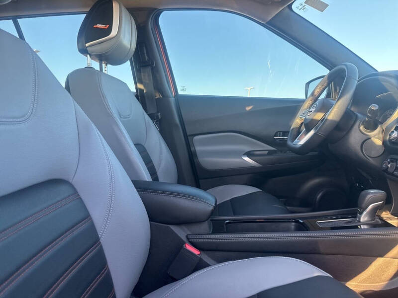 2023 Nissan Kicks SR