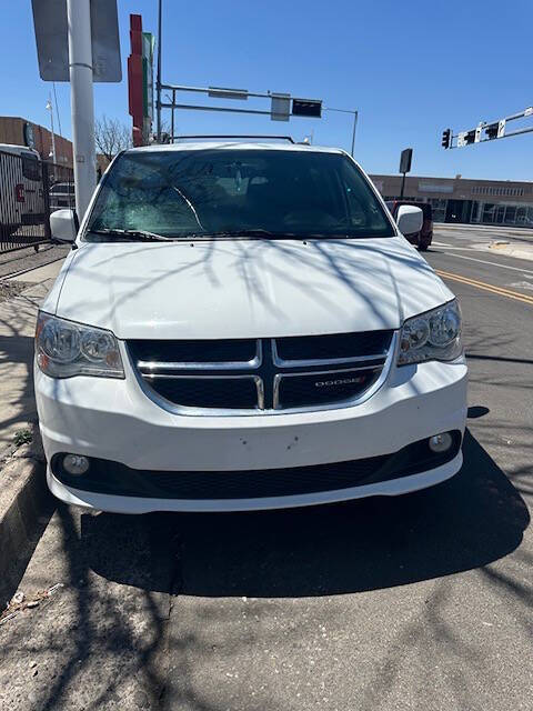 2018 Dodge Grand Caravan SXT photo 2