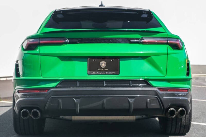 2023 Lamborghini Urus Performante