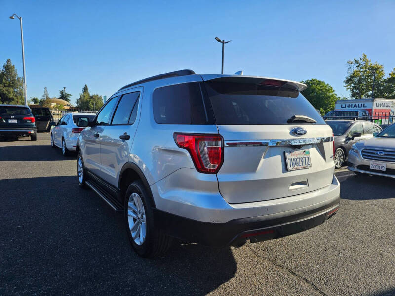 2017 Ford Explorer