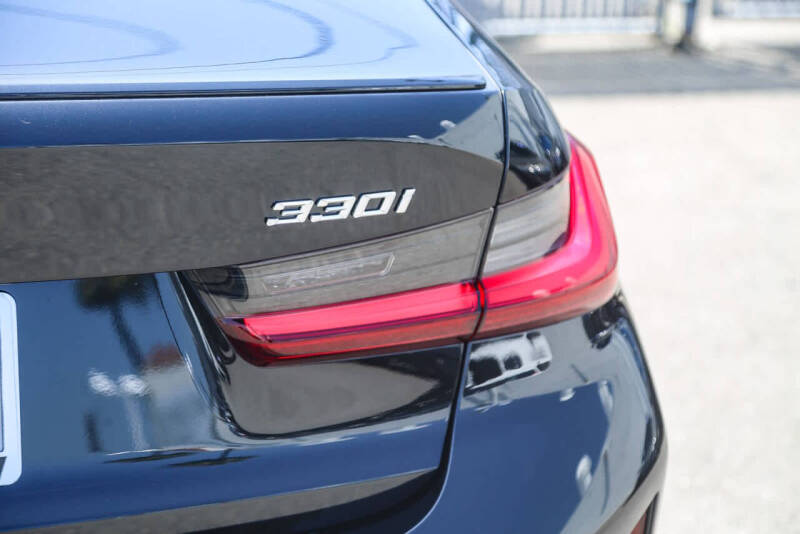 2025 BMW 3 Series 330i xDrive