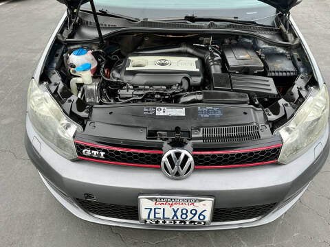 2011 Volkswagen GTI Base PZEV