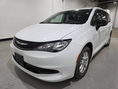 2024 Chrysler Voyager LX