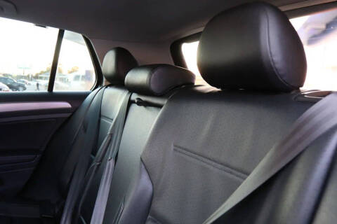 2017 Volkswagen Golf TSI Wolfsburg Edition