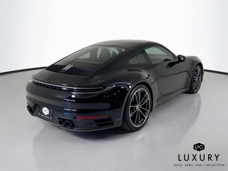 2022 Porsche 911 Carrera