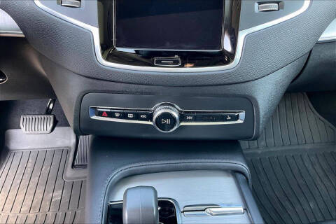 2024 Volvo XC90 B5 Core Bright Theme