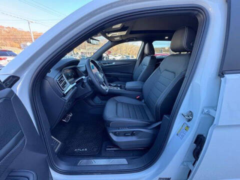 2026 Volkswagen Atlas Cross Sport SEL R-Line Black 4Motion