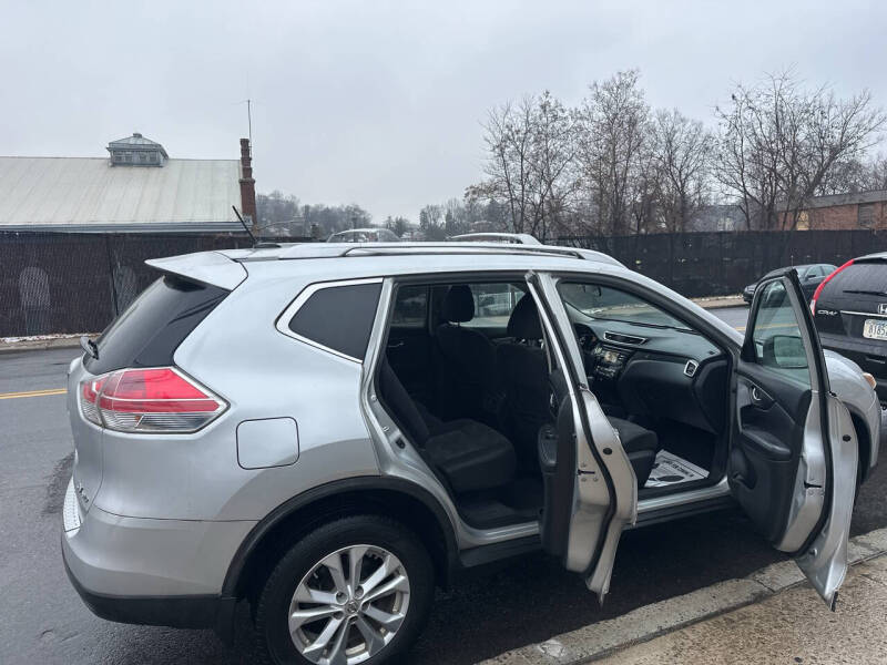 2016 Nissan Rogue SV