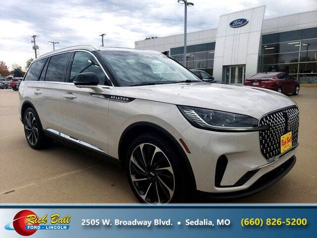 2025 Lincoln Aviator Reserve's photo