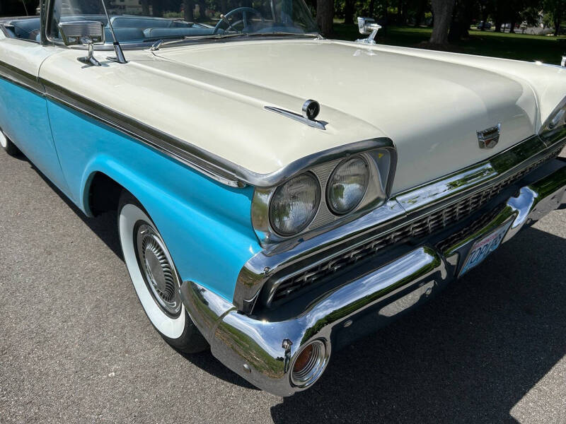 1959 Ford Skyliner
