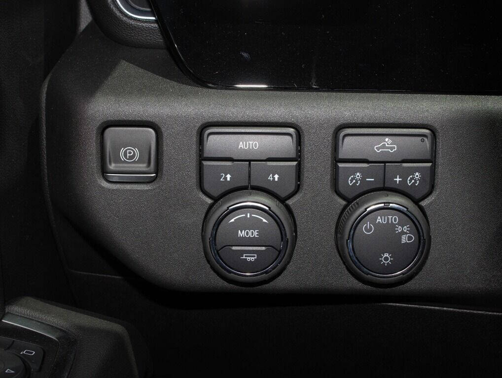 2023 Chevrolet Silverado Pickup - $48,995
