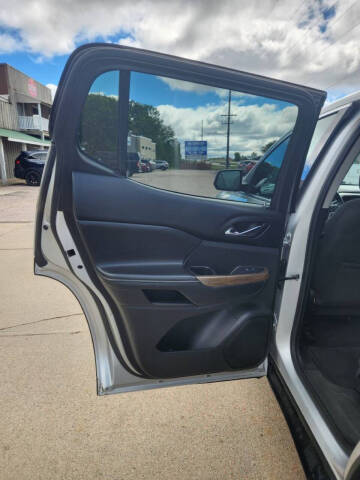 2017 GMC Acadia SLE-2