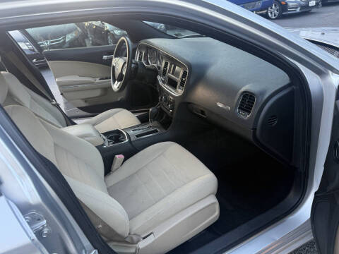 2012 Dodge Charger SE