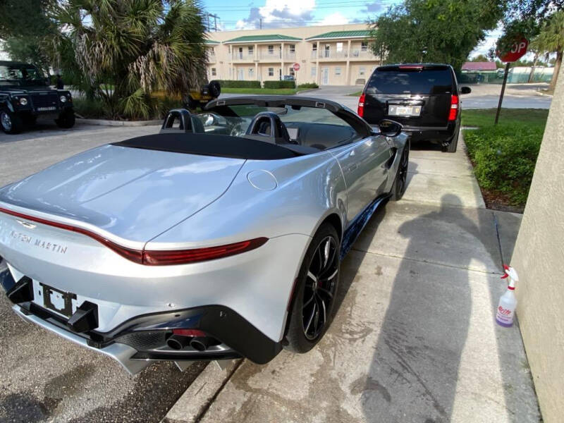 2022 Aston Martin Vantage