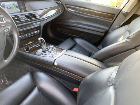 2011 BMW 7 Series 750Li