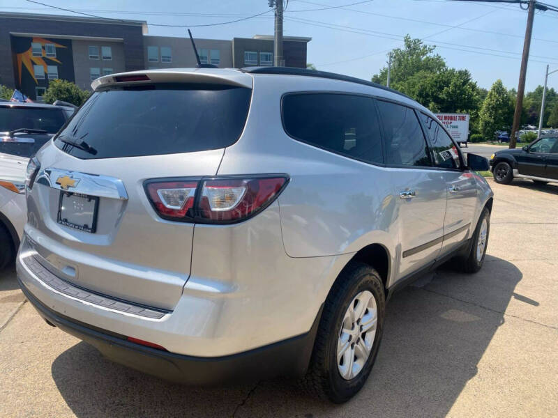 2017 Chevrolet Traverse LS