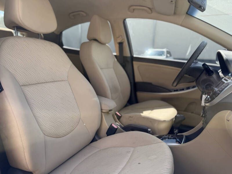 2013 Hyundai Accent GLS